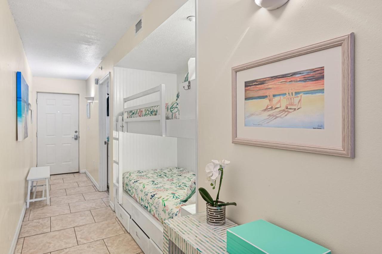 Pelican Beach Resort Rentals Destin Exterior photo